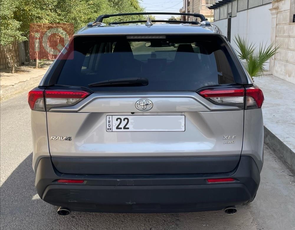 تۆیۆتا ڕاڤ 4